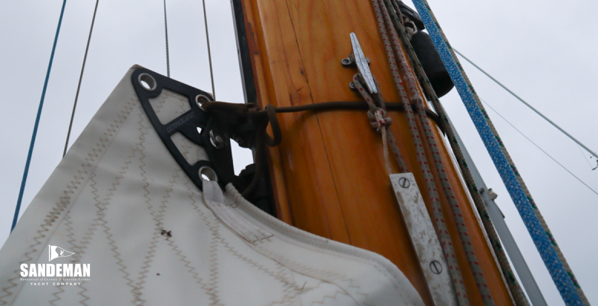 Mainmast from starboard