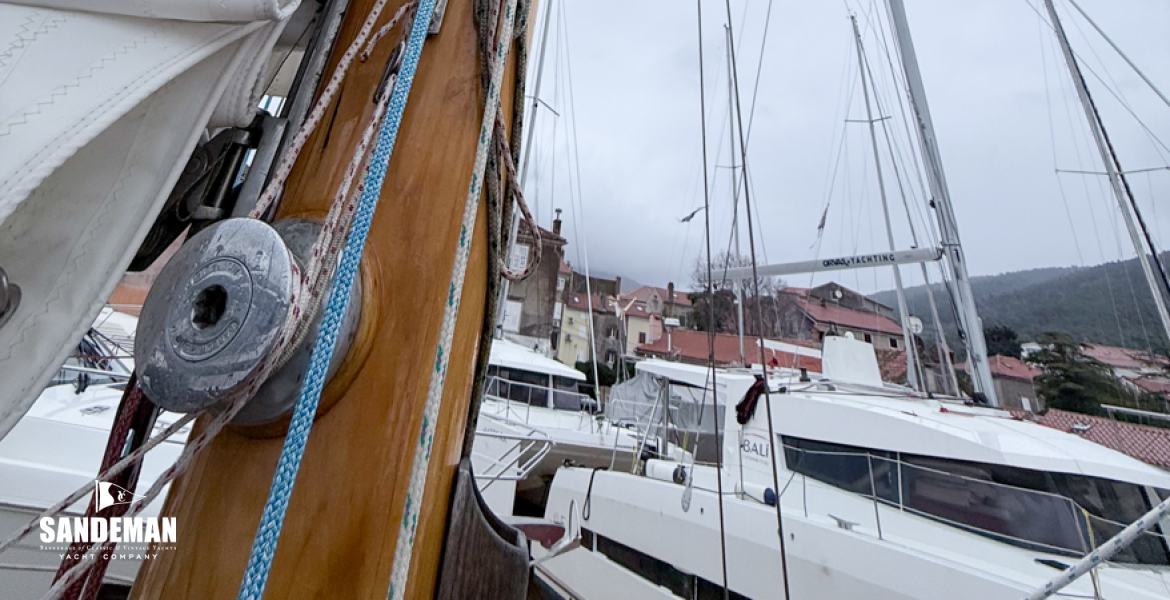 Mast details