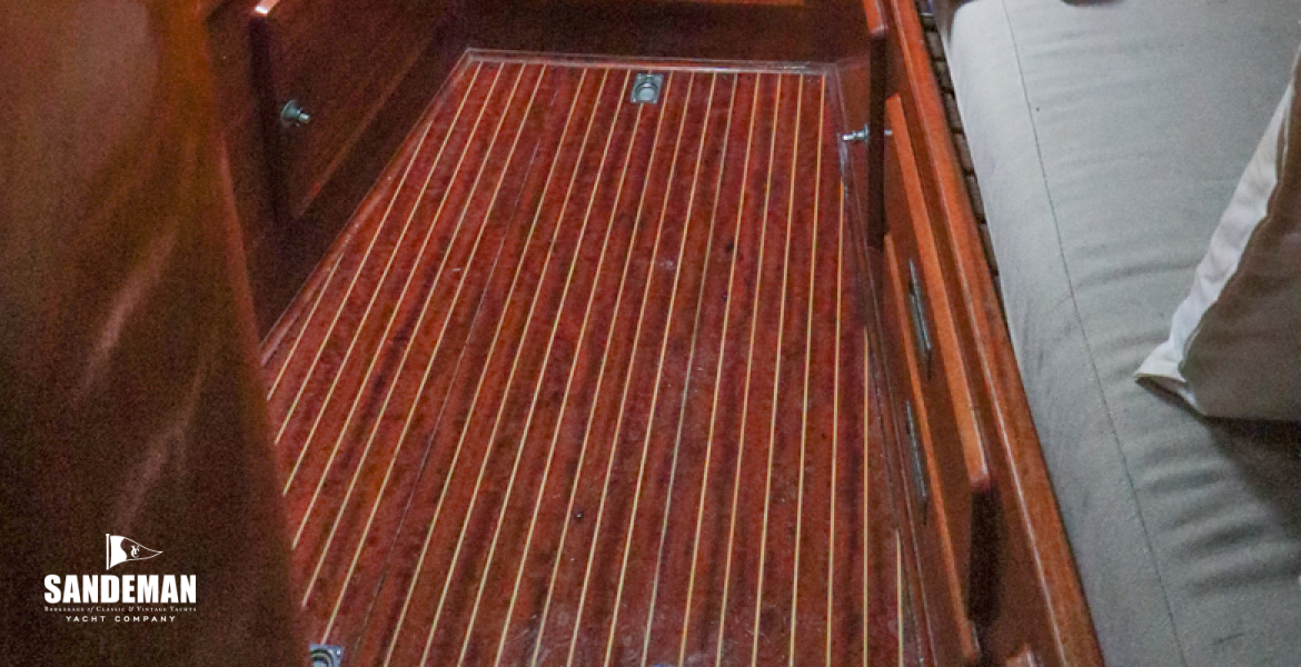 Forwared to fore cabin