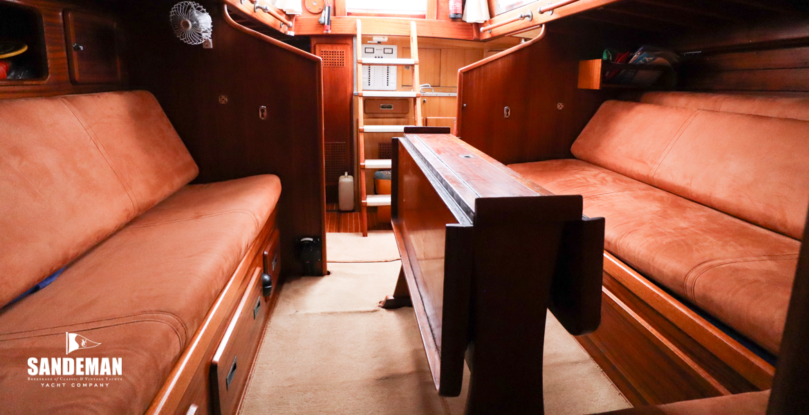Saloon view aft