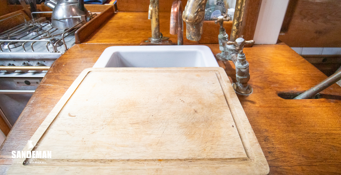 Sink/ engine box