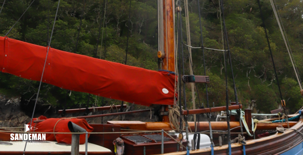 Mast view forward