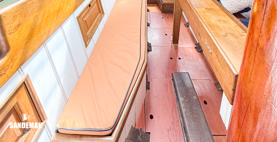 Saloon view aft