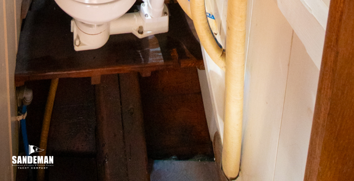 WC Compartment to port