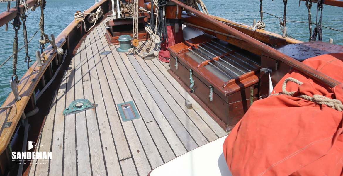 Port mid deck view forward