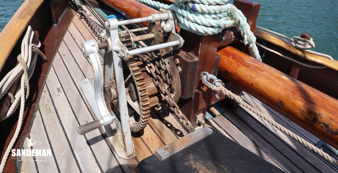 Foredeck details