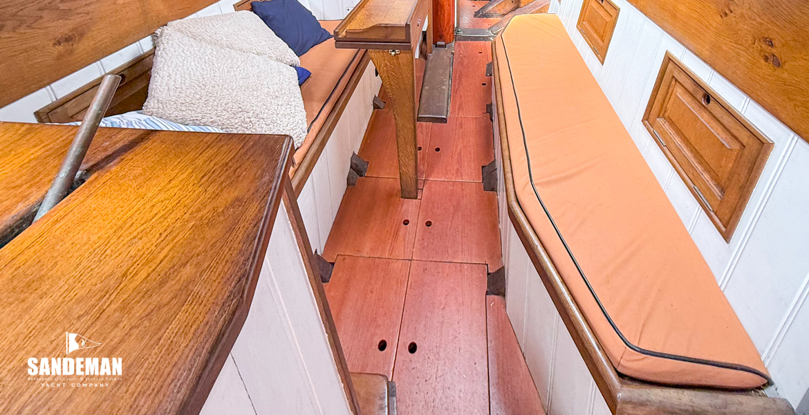 Saloon from galley