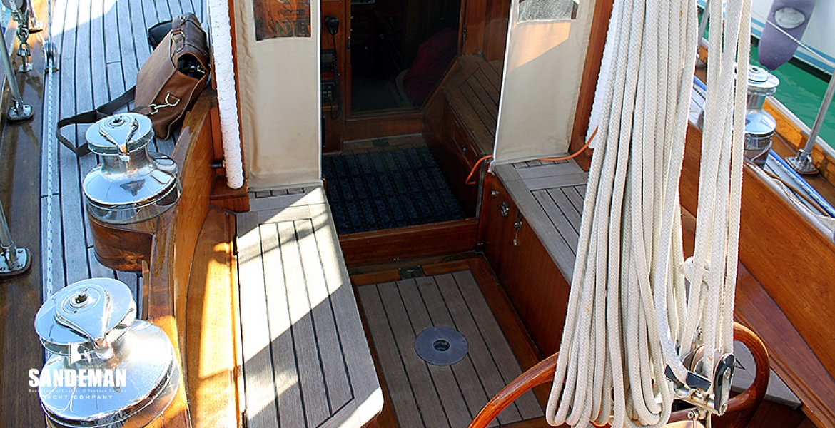 15Cockpitanddeckhouse.jpg