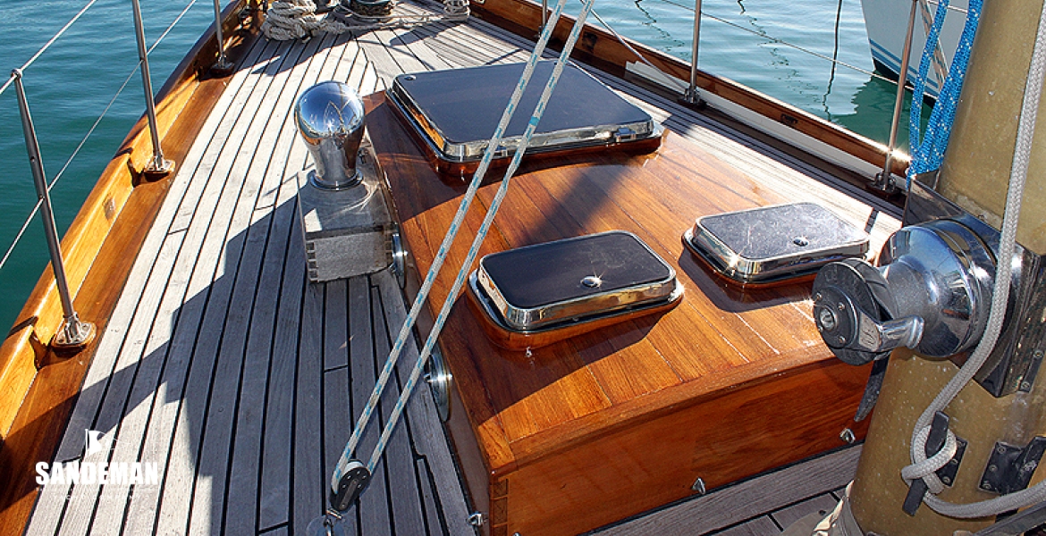 11Foredeck.jpg