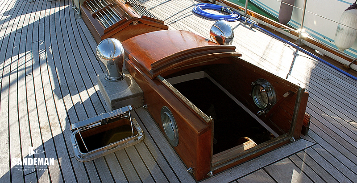 09Deckhatchdetails.jpg