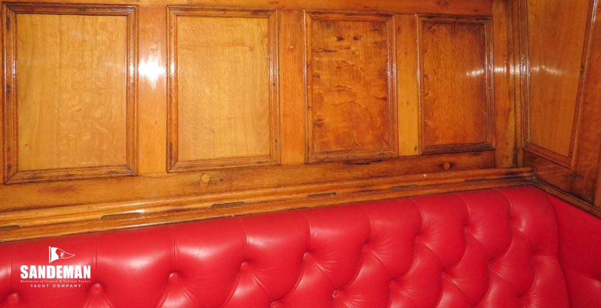 Saloon to port