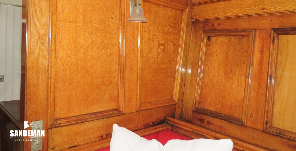 Saloon starboard aft
