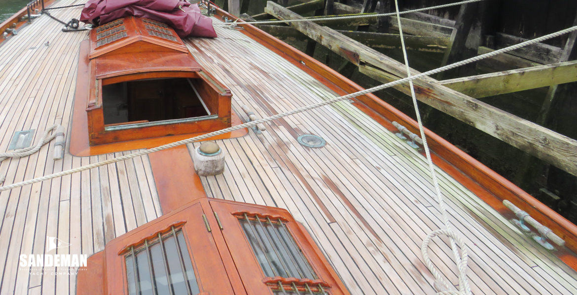 Mid deck view forward