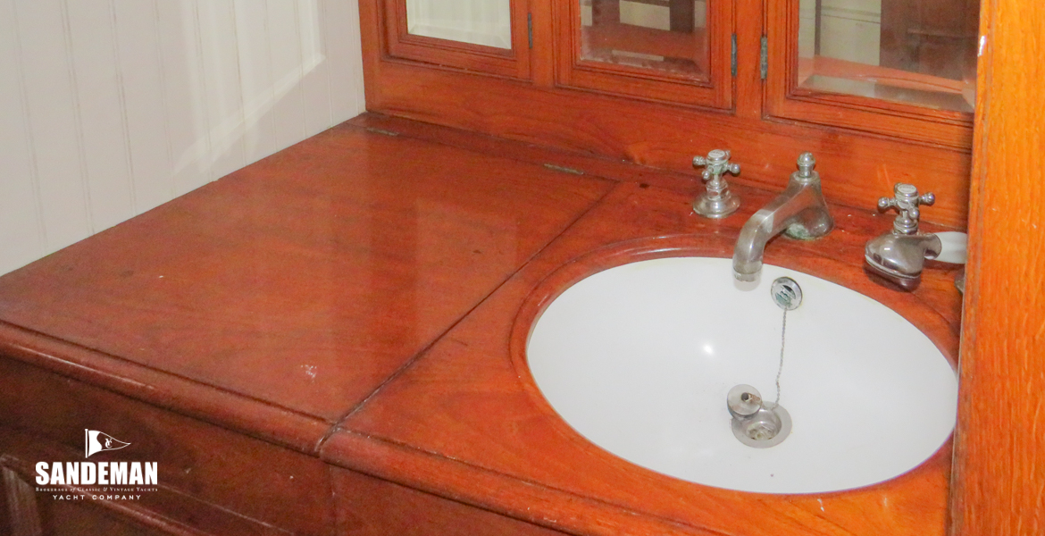 Aft WC Compartment 
