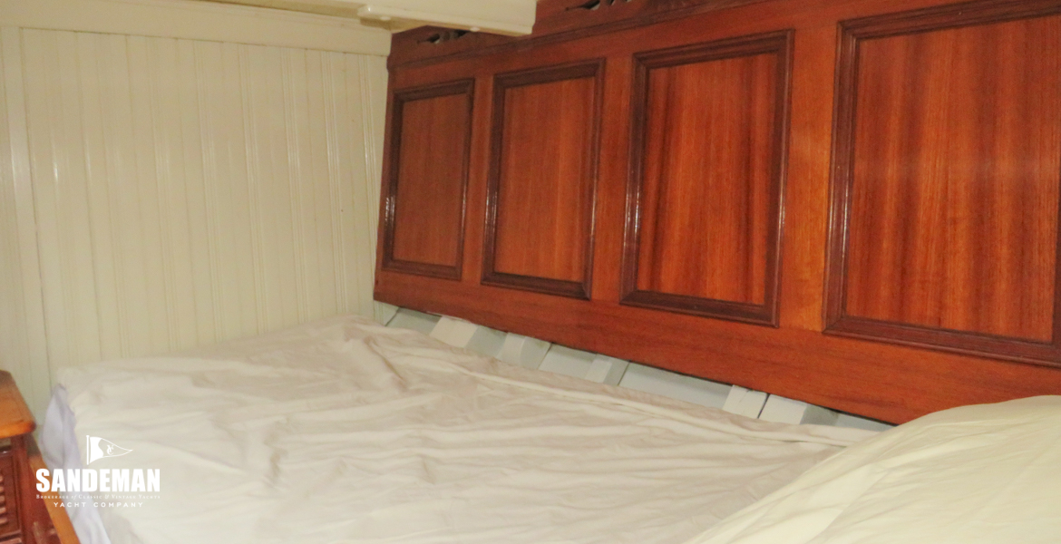 Owner cabin aft - view aft to port