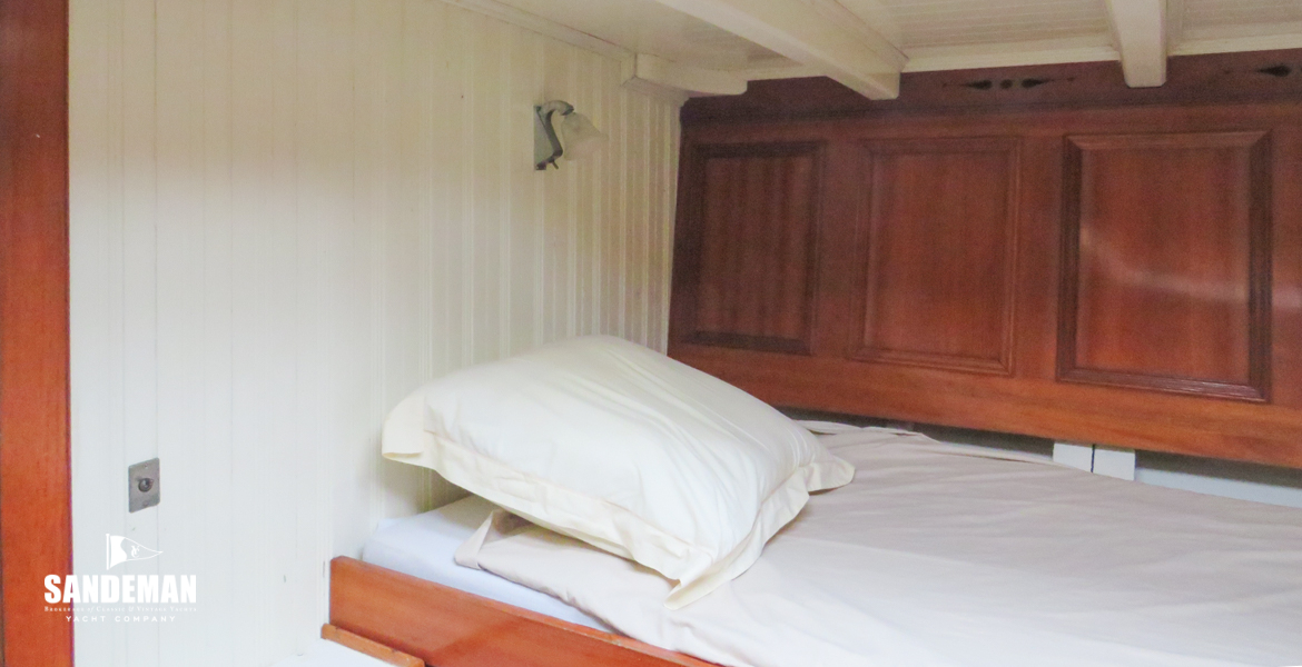 Owner cabin aft - view fwd to starboard