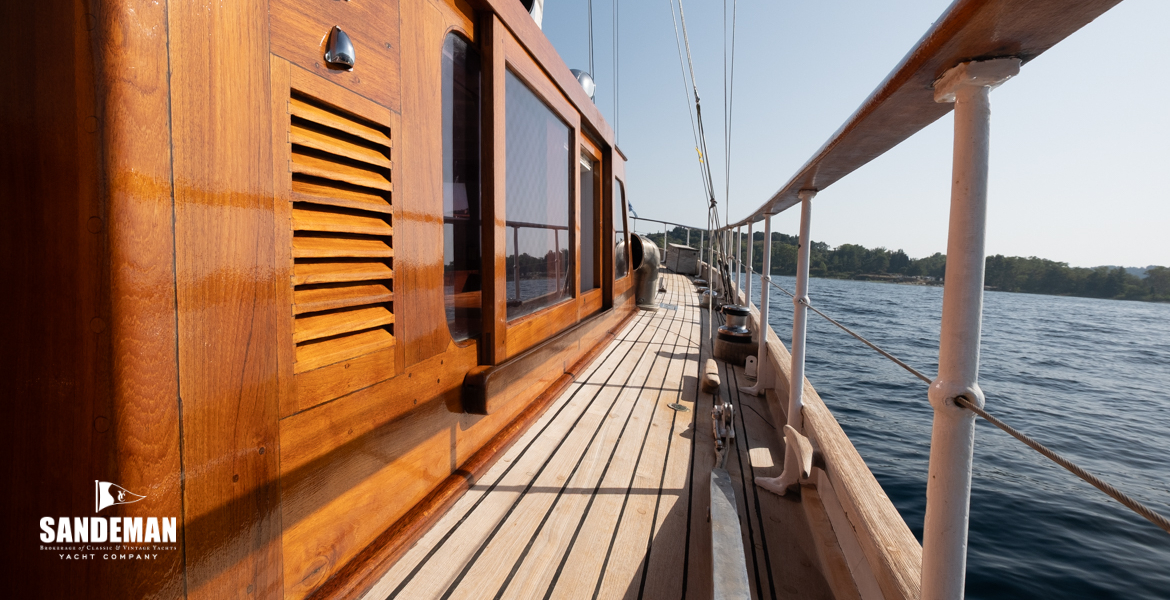 Starboard side deck view forward