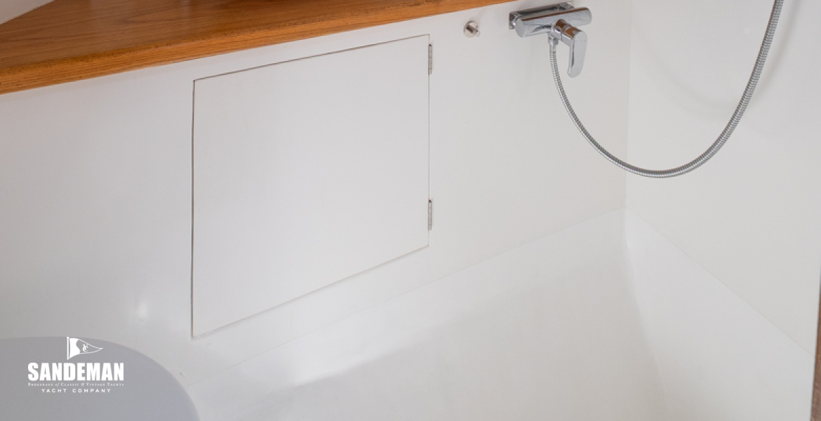 Forward WC Shower compartment