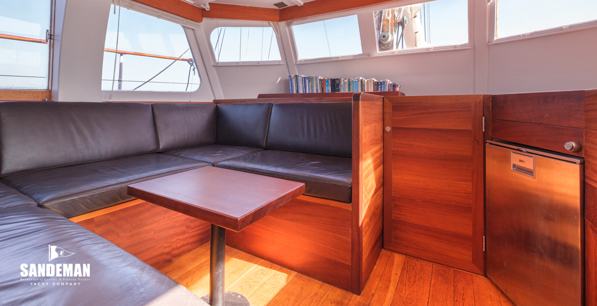 Deck saloon forward