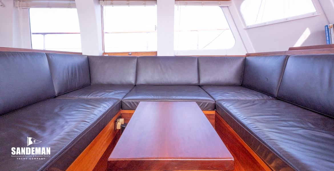 Deck saloon forward port