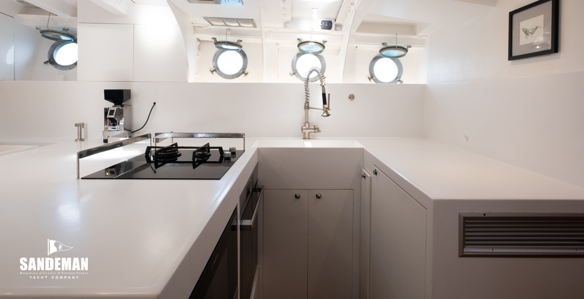 Galley to starboard