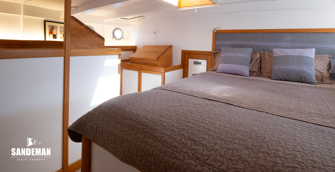 Owner cabin view aft to starboard
