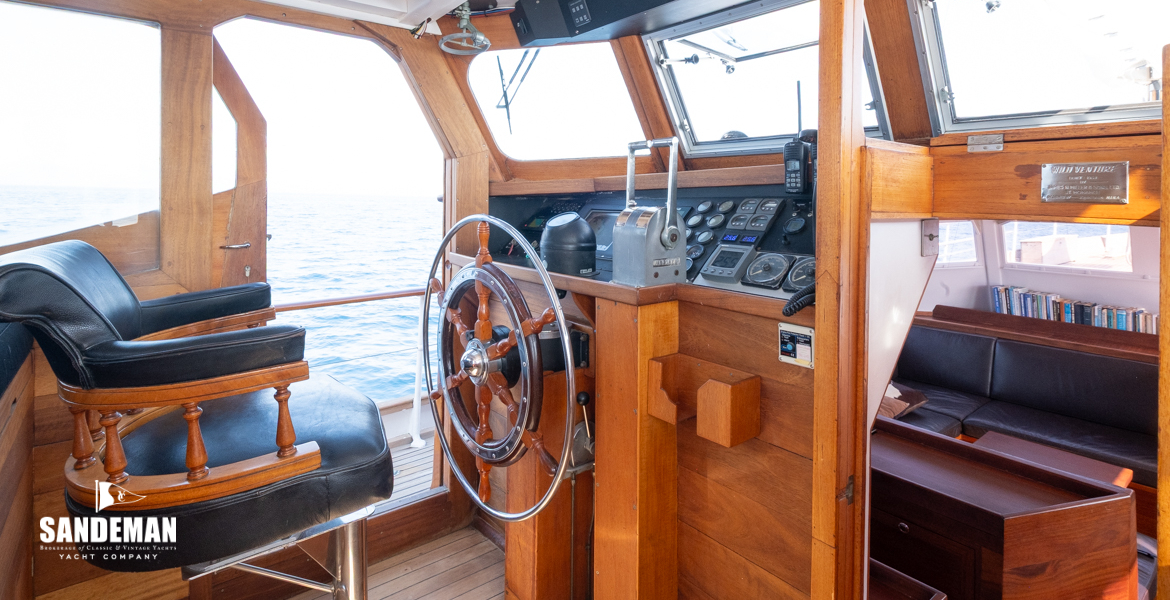 Wheelhouse view forward to port