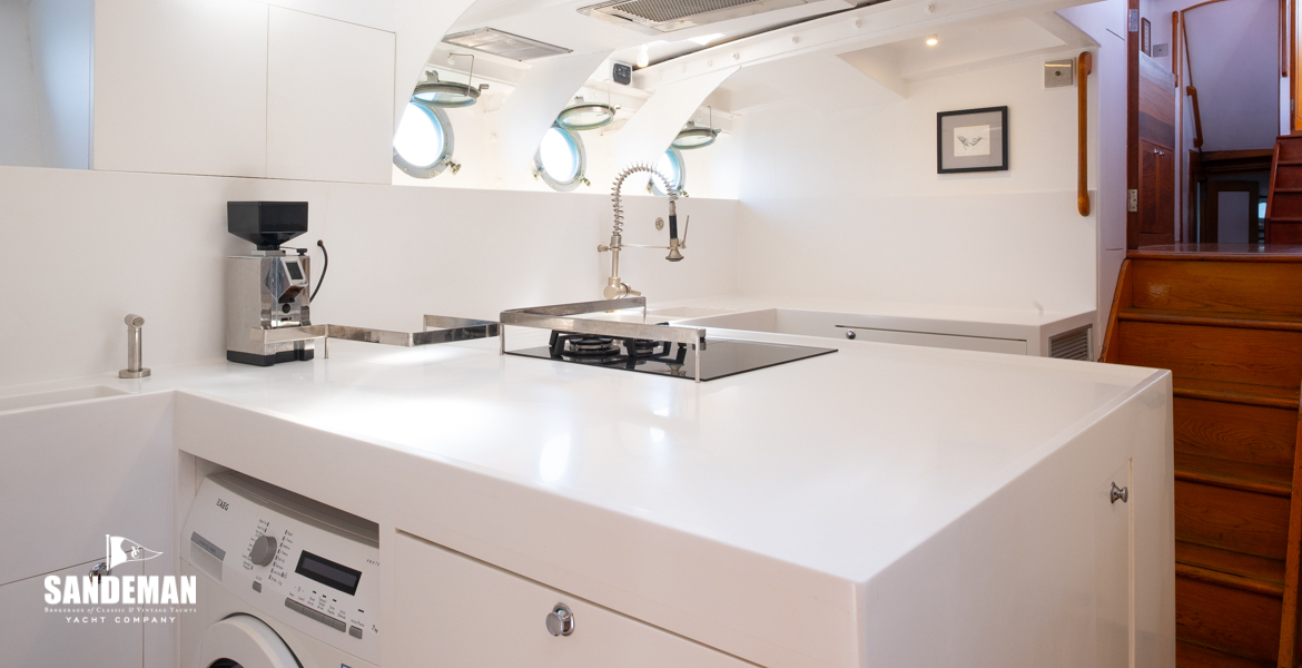 Galley-dinette view aft to starboard