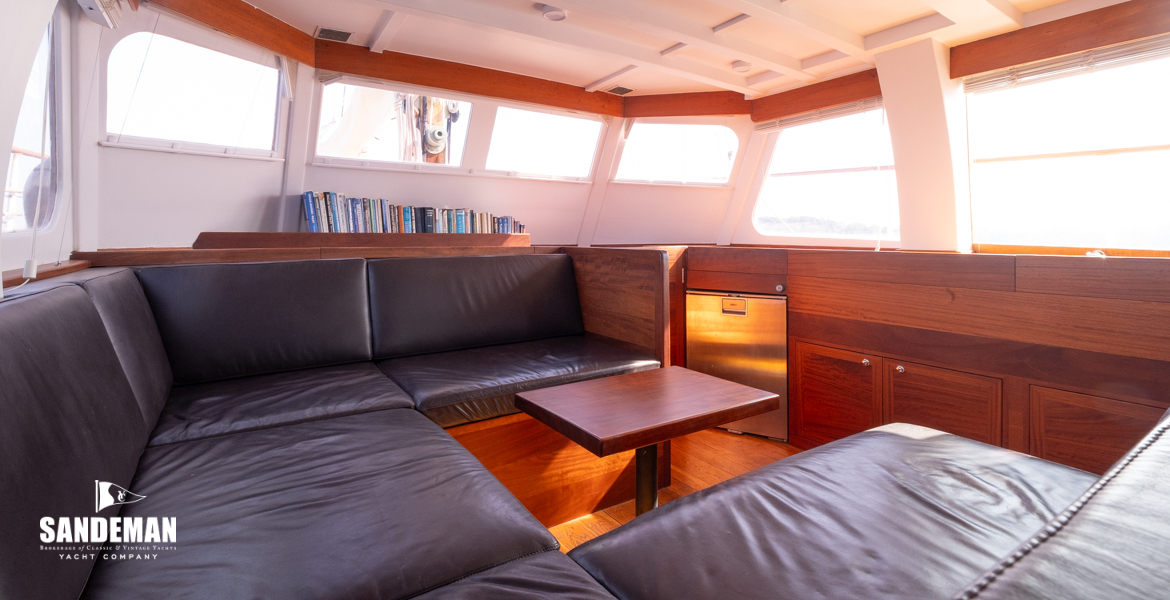 Deck saloon forward