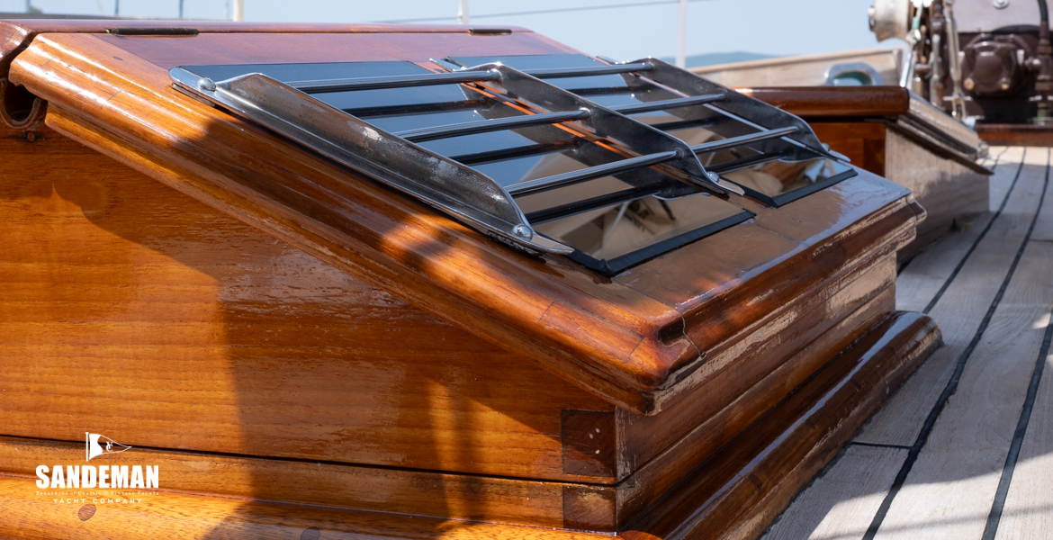 Galley/ dinette skylight