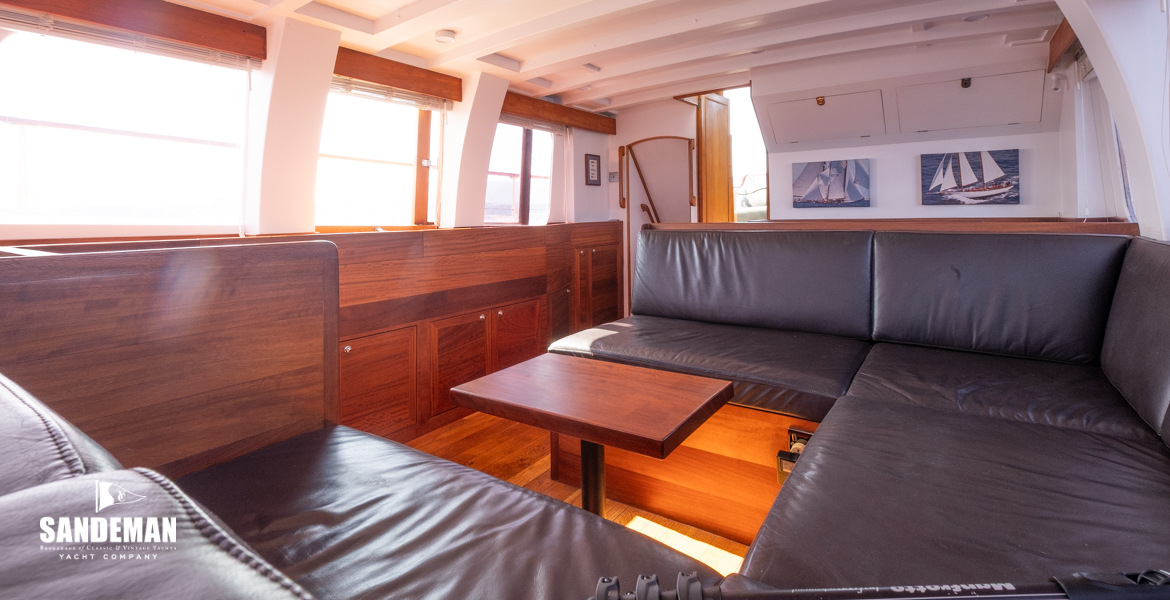 Deck saloon view aft to starboard
