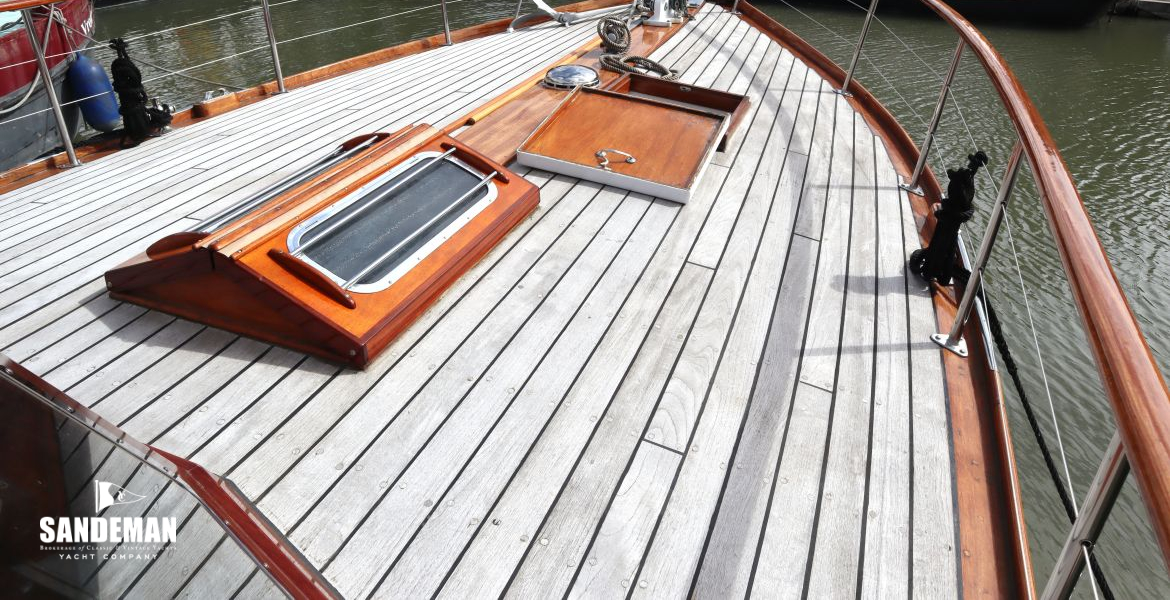 Foredeck forwards