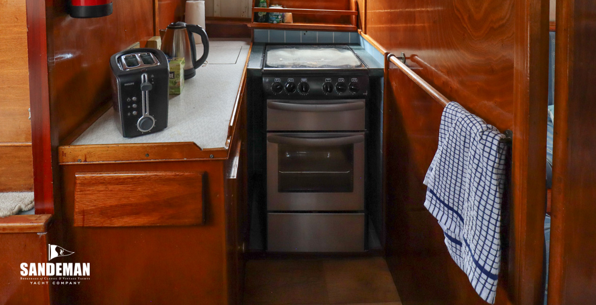 Galley to starboard