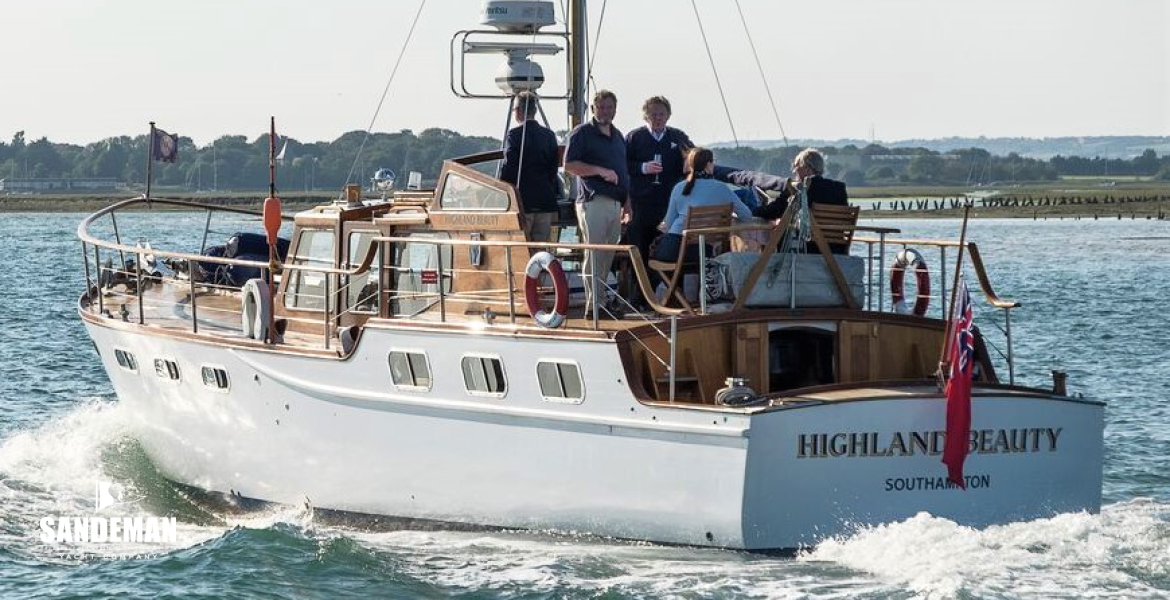 yacht