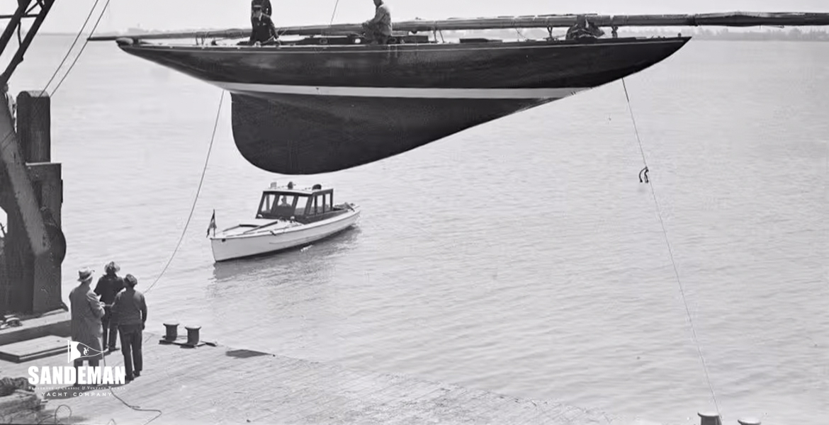 Unloading at Toronto June 1930 [Photo: IEMA/ RCYC]