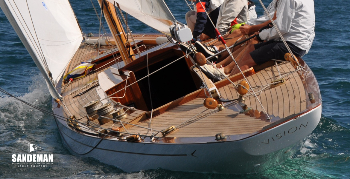 Port quarter [Photo: Ron Valent/ The Classic Winch Company]