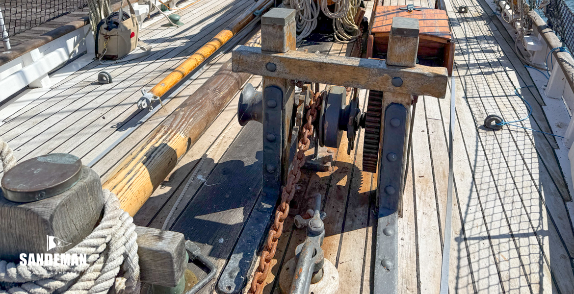 View aft over foredeck
