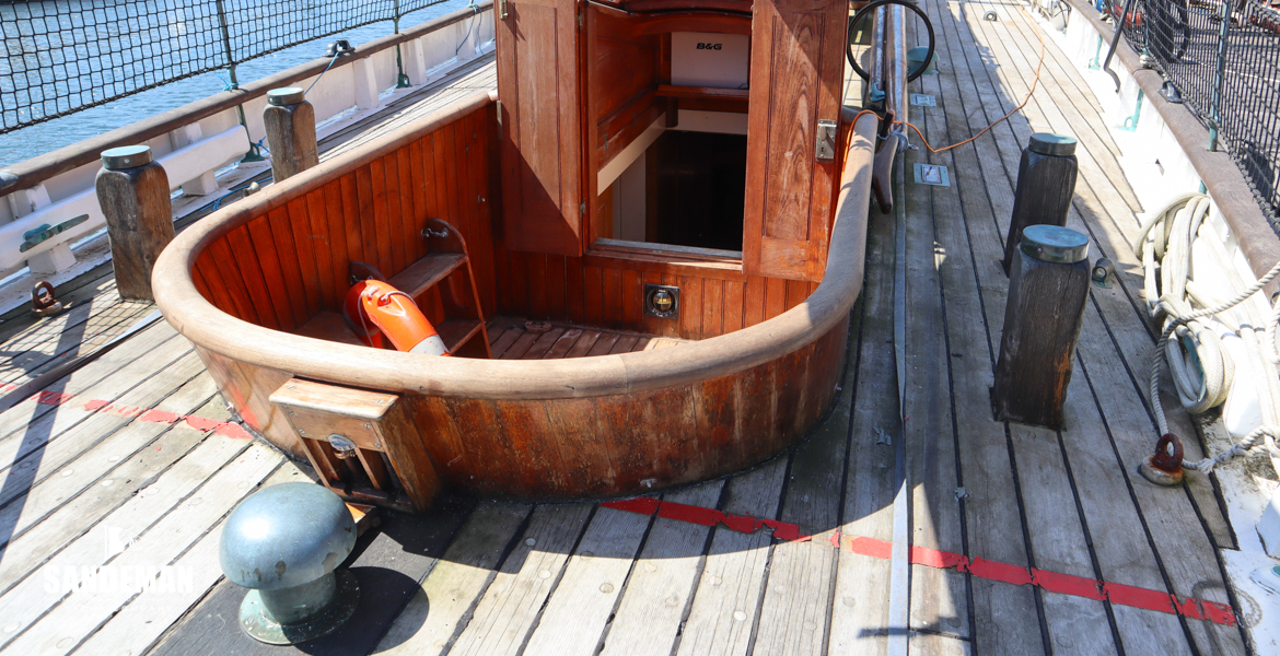 From aft deck view forward