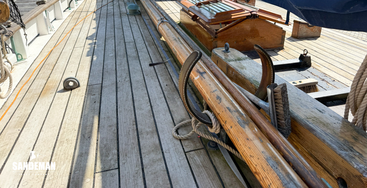 Mid deck view aft