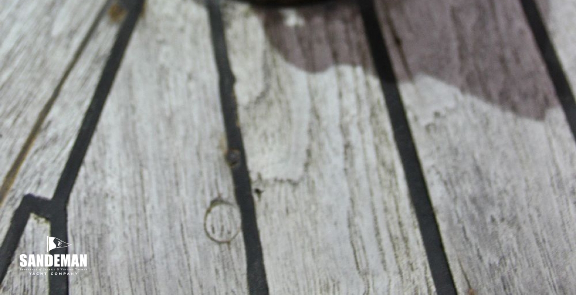 07Foredeckdetail.jpg