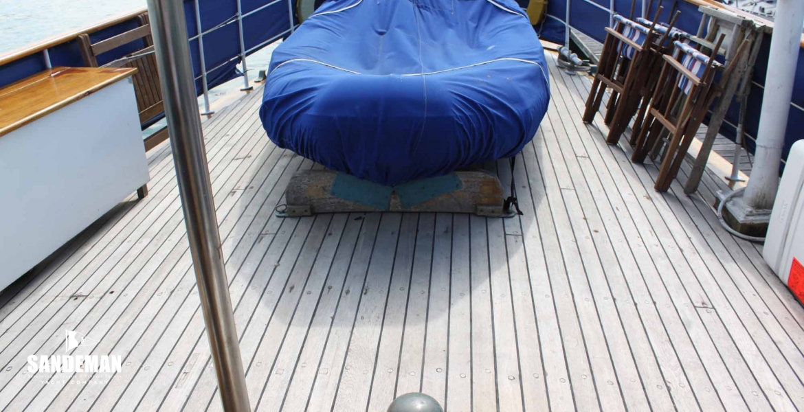 10Aftdeck.jpg