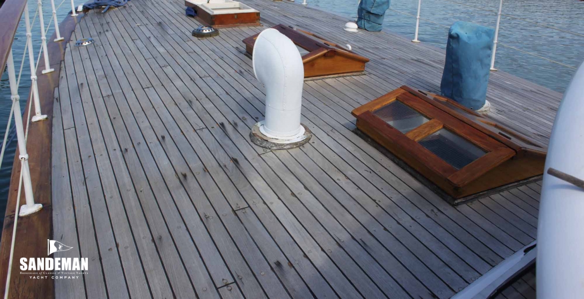 05Foredeckport.jpg
