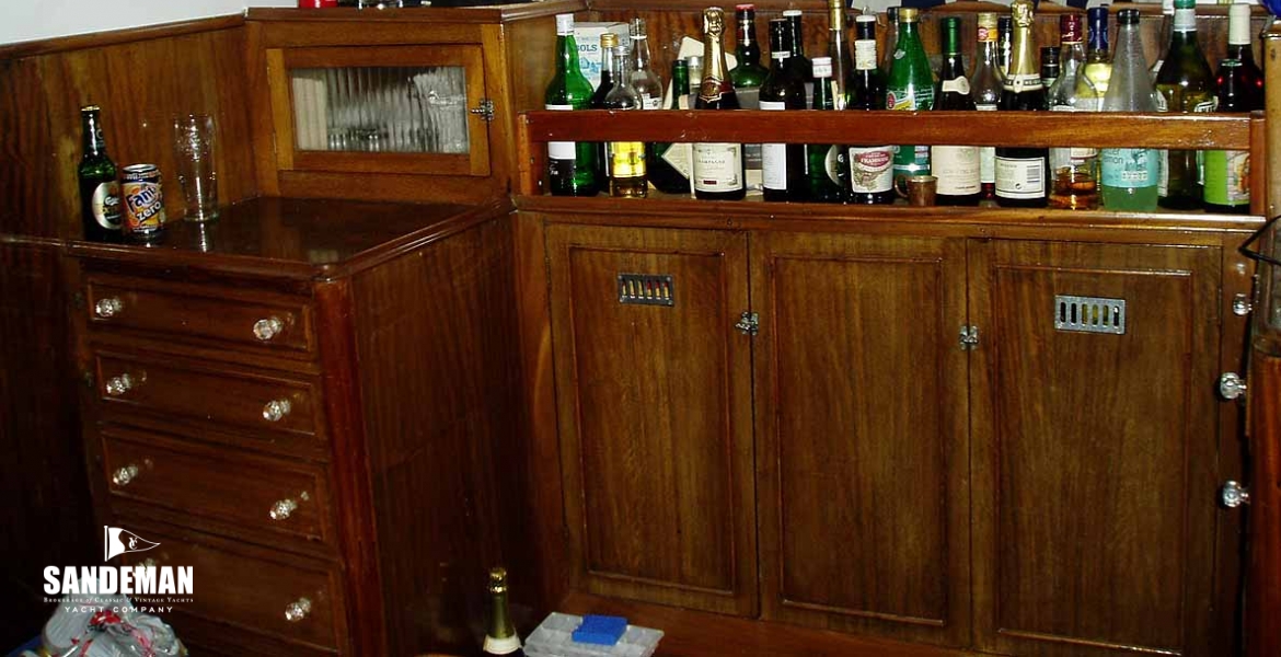 16Drinkscab.jpg