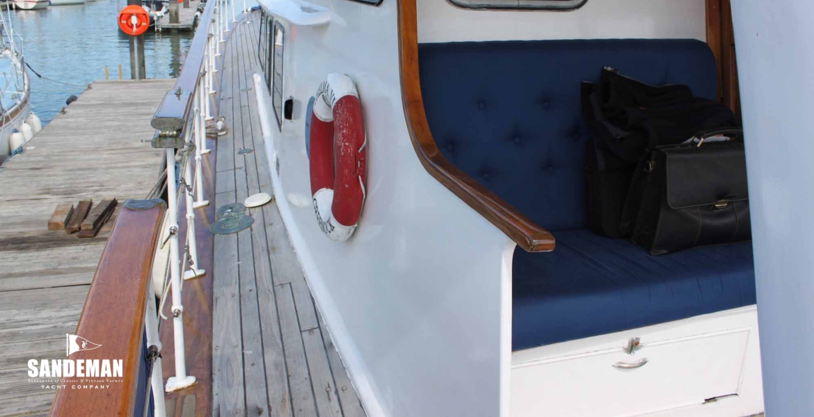 04Sidedeck.jpg