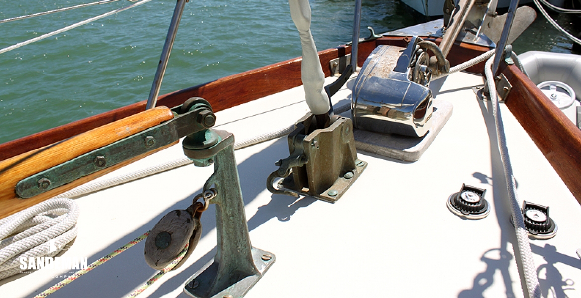 09Foredeckdetail.jpg