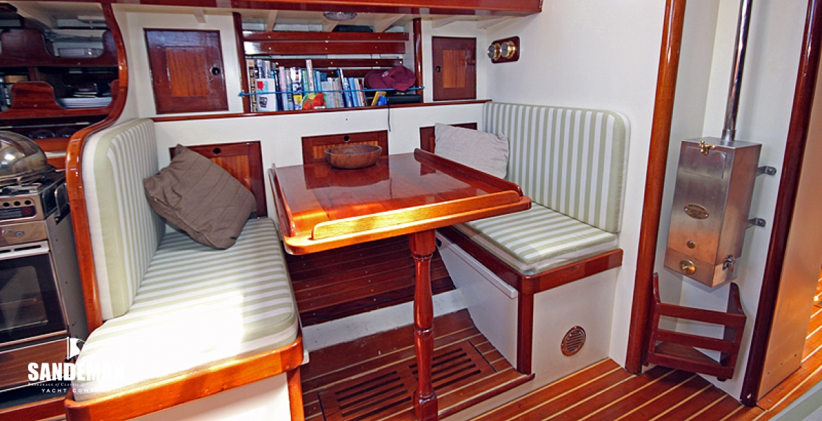 16Dinette.jpg