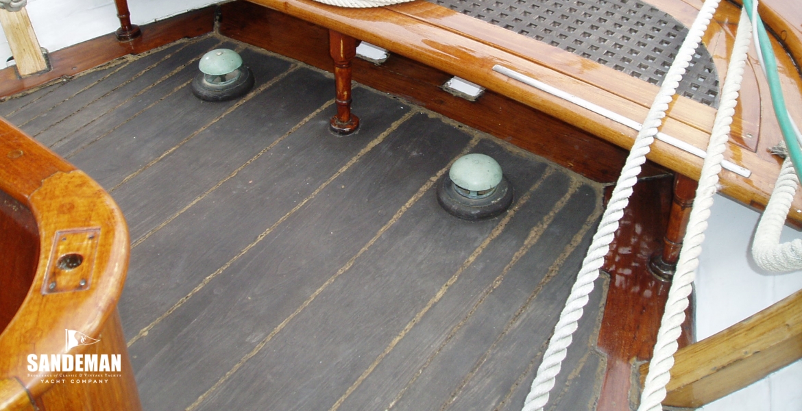 06Taffrailseat.JPG
