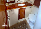 Forward WC/ shower compartment