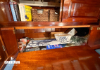Saloon to port - stowage