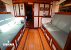 Saloon view forward